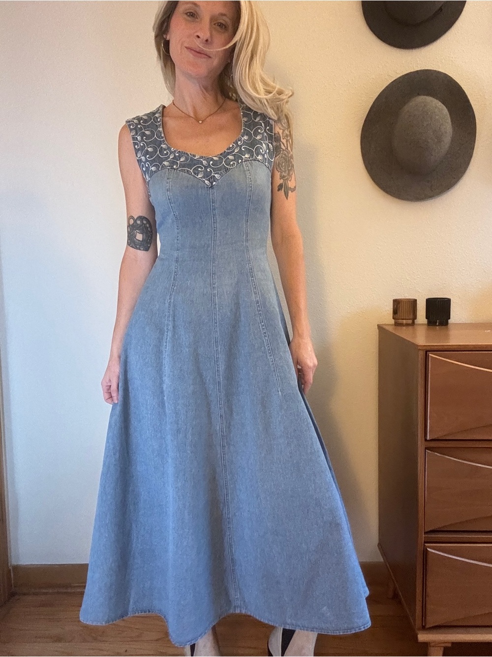 Vintage 90s Denim Midi Dress Embroidered Western Prairie Jean Cowgirl Size 4-6 - Picture 16 of 16